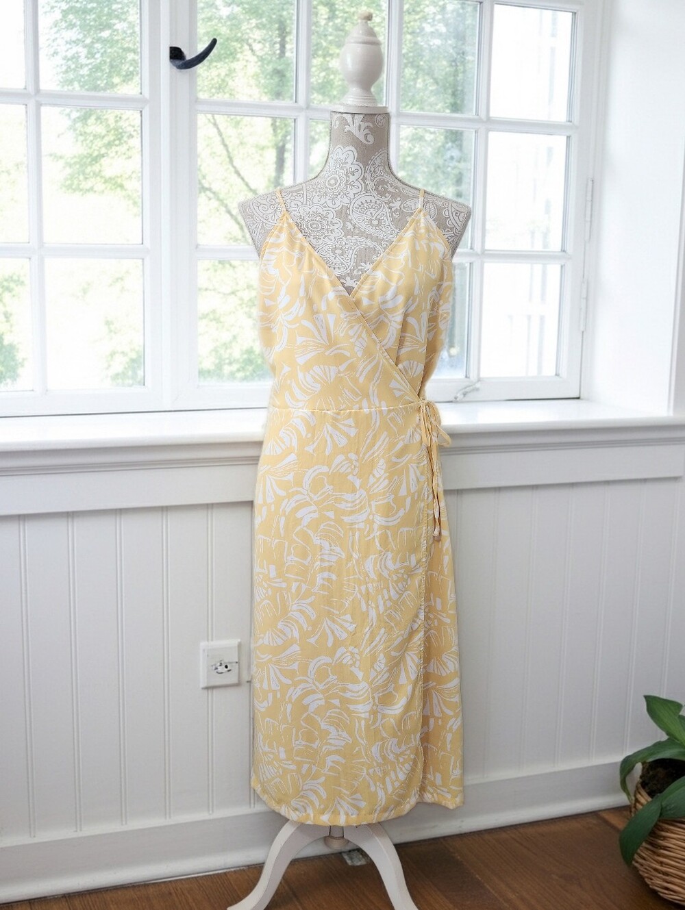 Nine West Strappy Wrap MIDI Sundress Yellow Floral Size XL